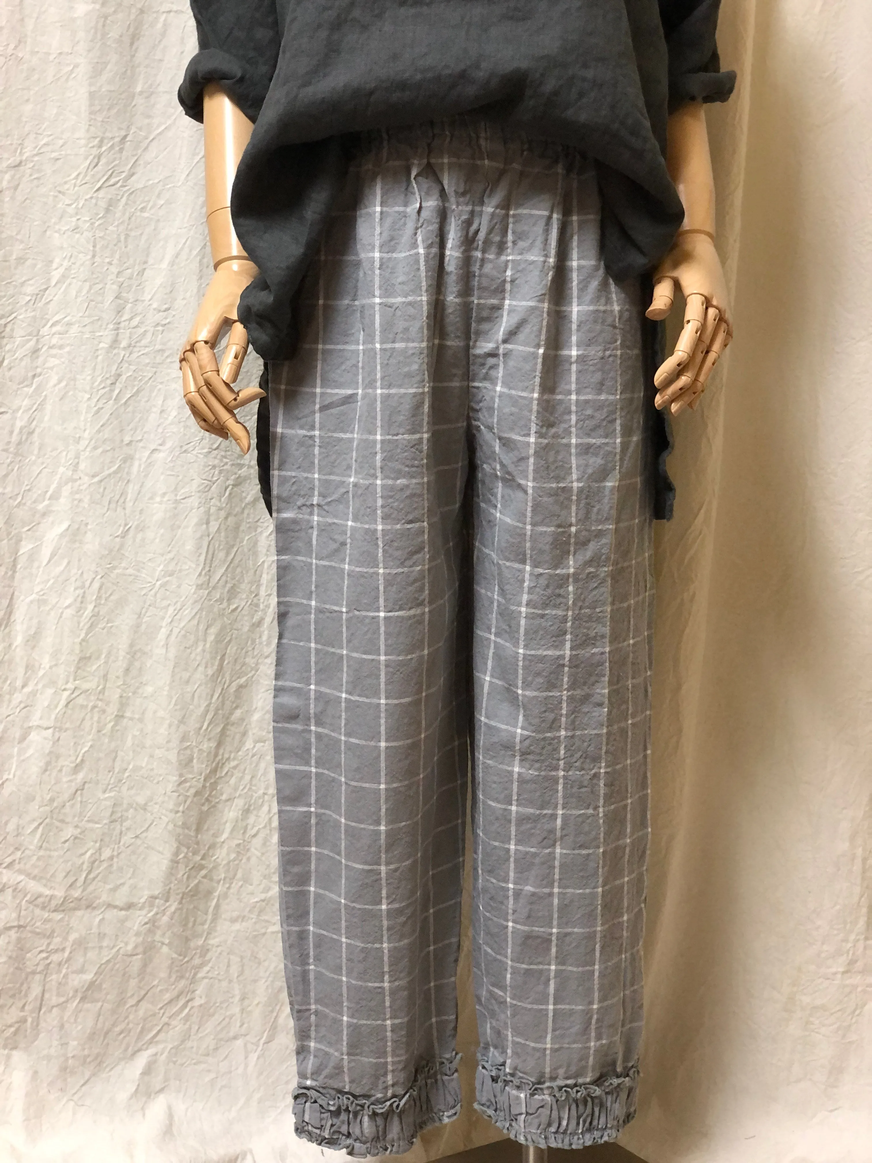 Ruched Bottom Crop Pant Linen